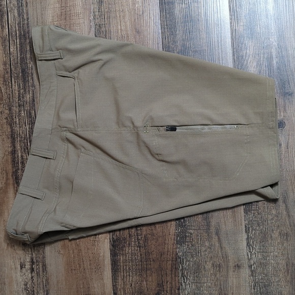 UNDER ARMOUR UA STORM COVERT TACTICAL SHORTS Size 40x10" - Picture 11 of 11